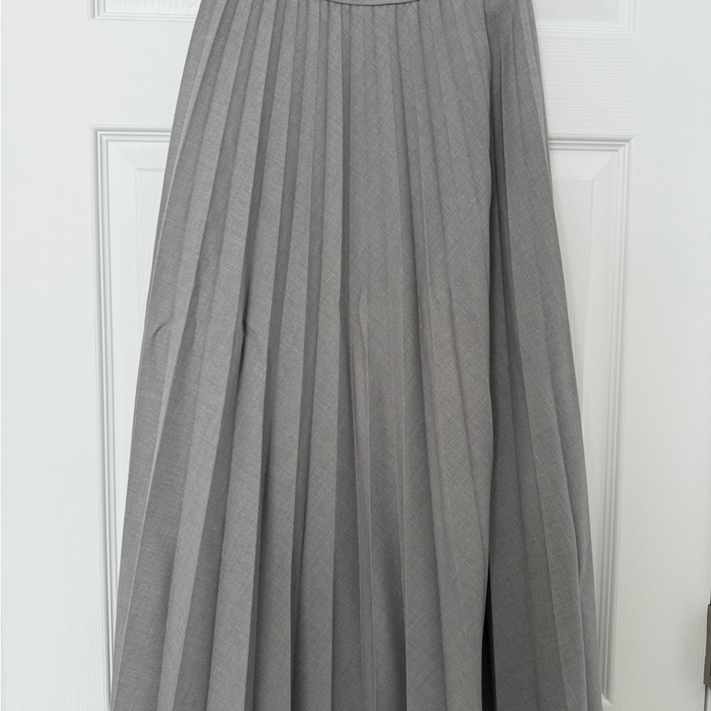 Uniqlo Charcoal Pleated Midi Skirt